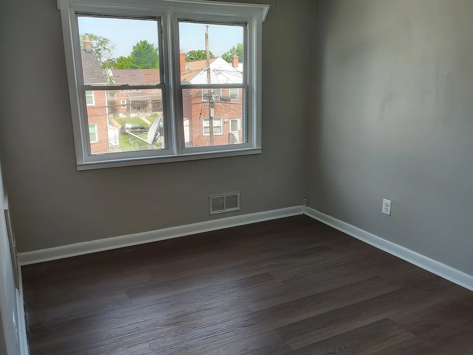 3 bed, 1260 sqft, $2,250 — Photo 4