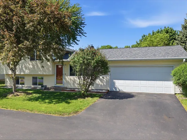 8979 Vinewood Ln N, Maple Grove, MN 55369