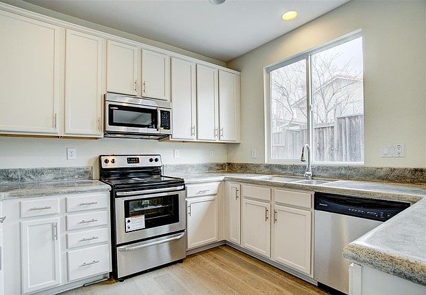 1st image of 225 Kapalua Bay Cir