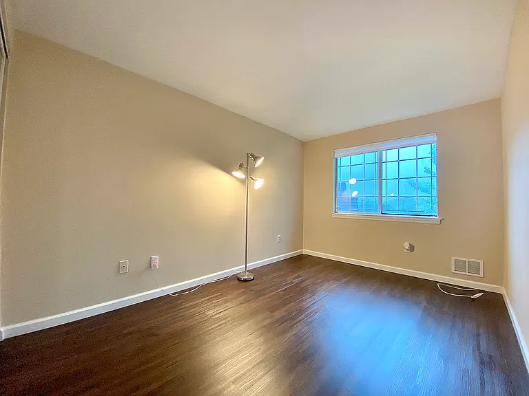 10A Saturn Ln — Photo 16