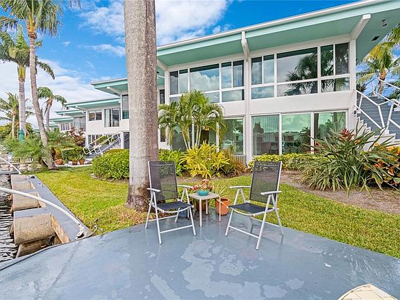 3rd image of 180 Isle Of Venice Dr APT 101