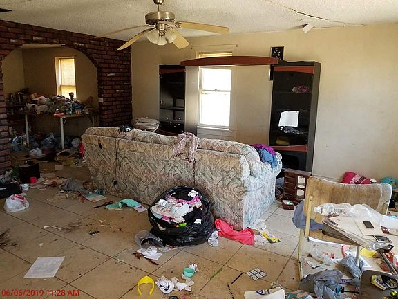 2nd image of 1520 N Kansas Ave