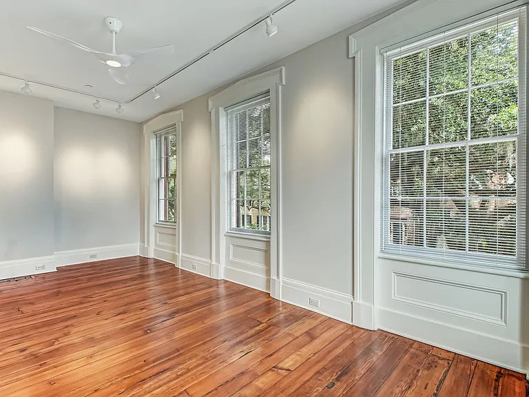 31 E Jones St — Photo 14
