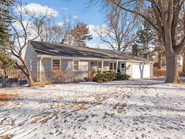 11 Interlachen Rd, Hopkins, MN 55343