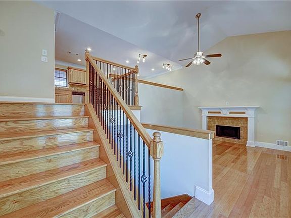 4th image of 5463 Riverchase Dr