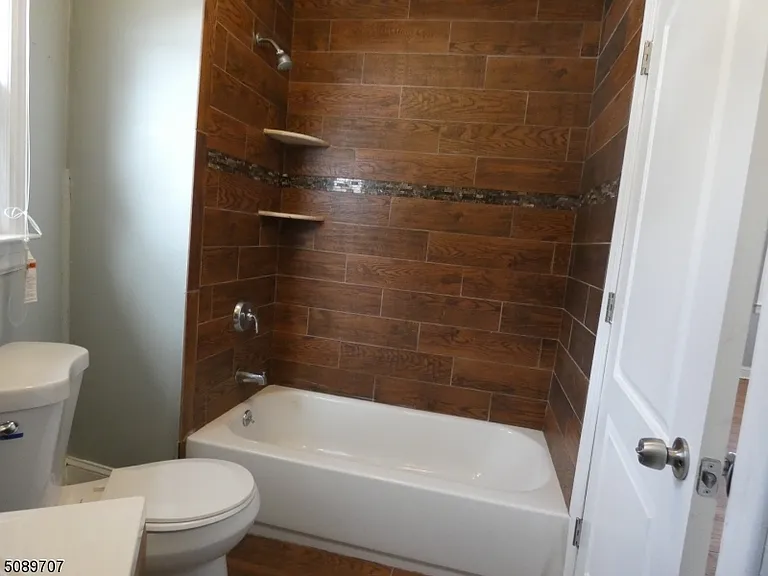 672 Mount Hope Ave #4 — Photo 7