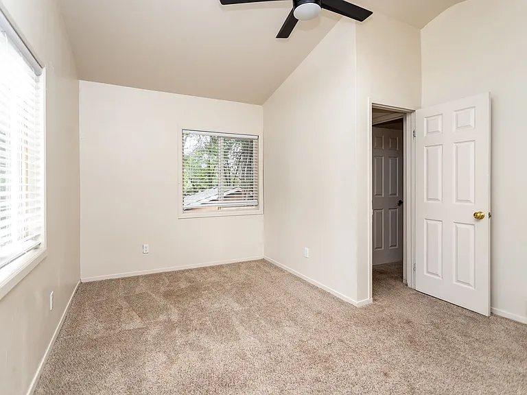 1005 Norwood Ave — Photo 24