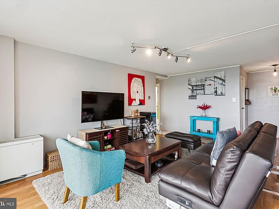 4th image of 10201 Grosvenor Pl APT 1221