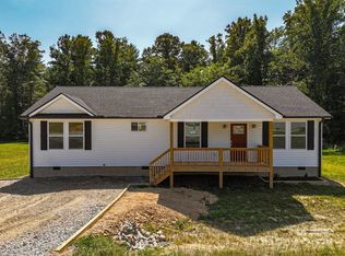 252 Tuttle Rd, Hendersonville, NC 28792