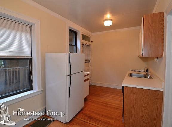 5th image of 3902 N Janssen Ave APT 02