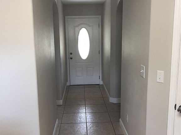 3rd image of 2820 Hillcrest Ave
