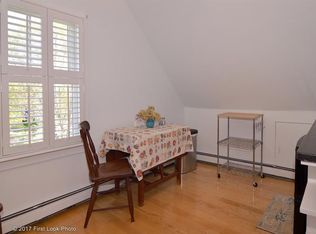 6 Sagamore St, Portsmouth, RI 02871