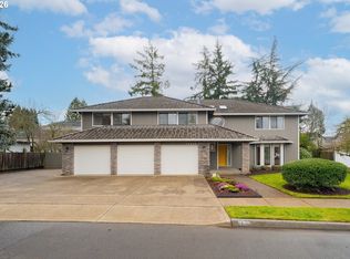 16505 SE Fisher Dr, Vancouver, WA