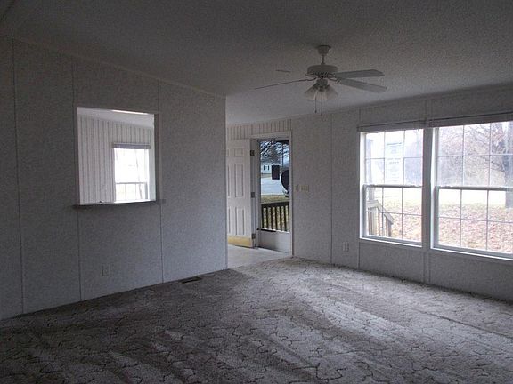 2nd image of 422 Henry St