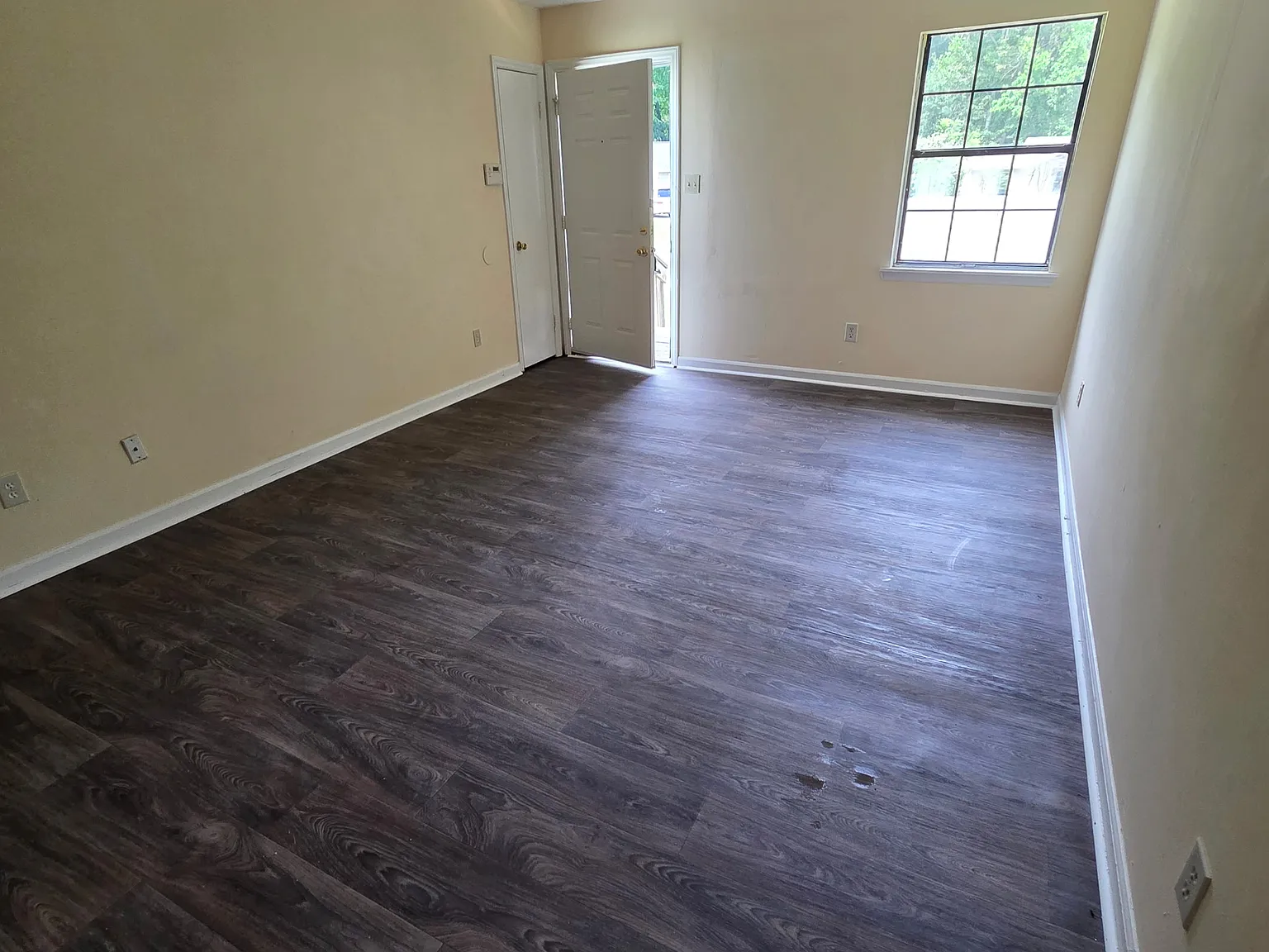 3 bed, 1150 sqft, $1,800 — Photo 3