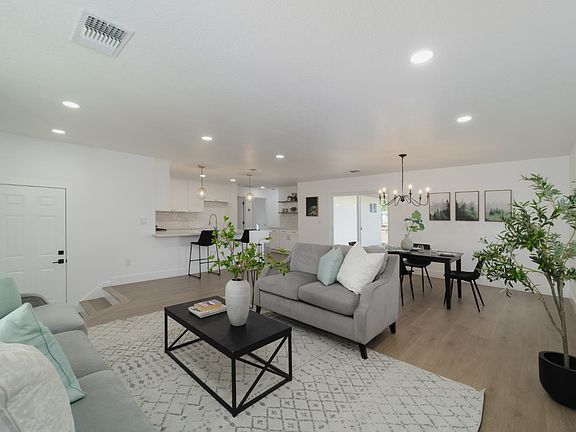 4th image of 1061 Mockingbird Court