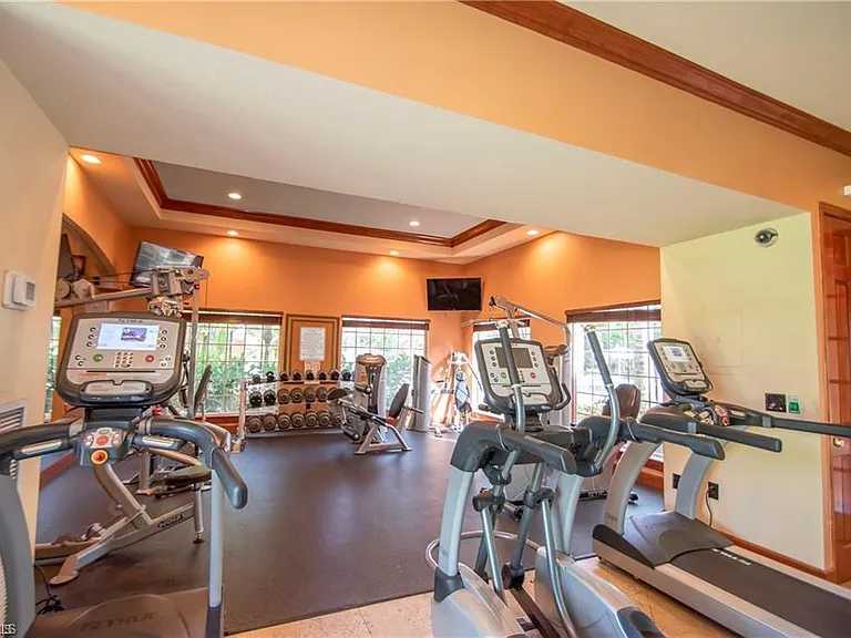 1220 Wildwood Lakes Blvd #201 — Photo 32
