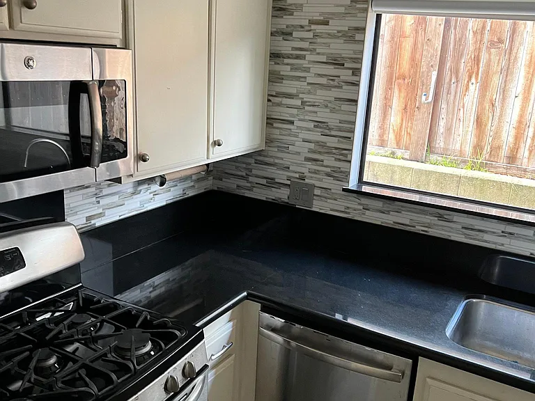 304 Campbell Ln — Photo 9