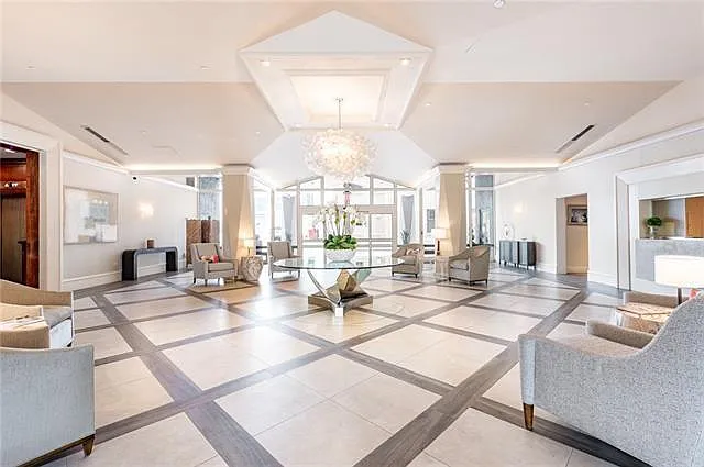 2 bed, 2.0 bath, 1425 sqft, $3,300 — Photo 4