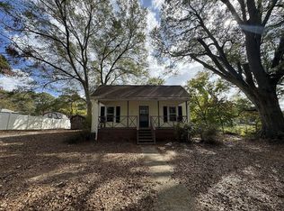 124 Hedge St, Central, SC 29630