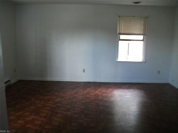 2nd image of 835 51st St #A