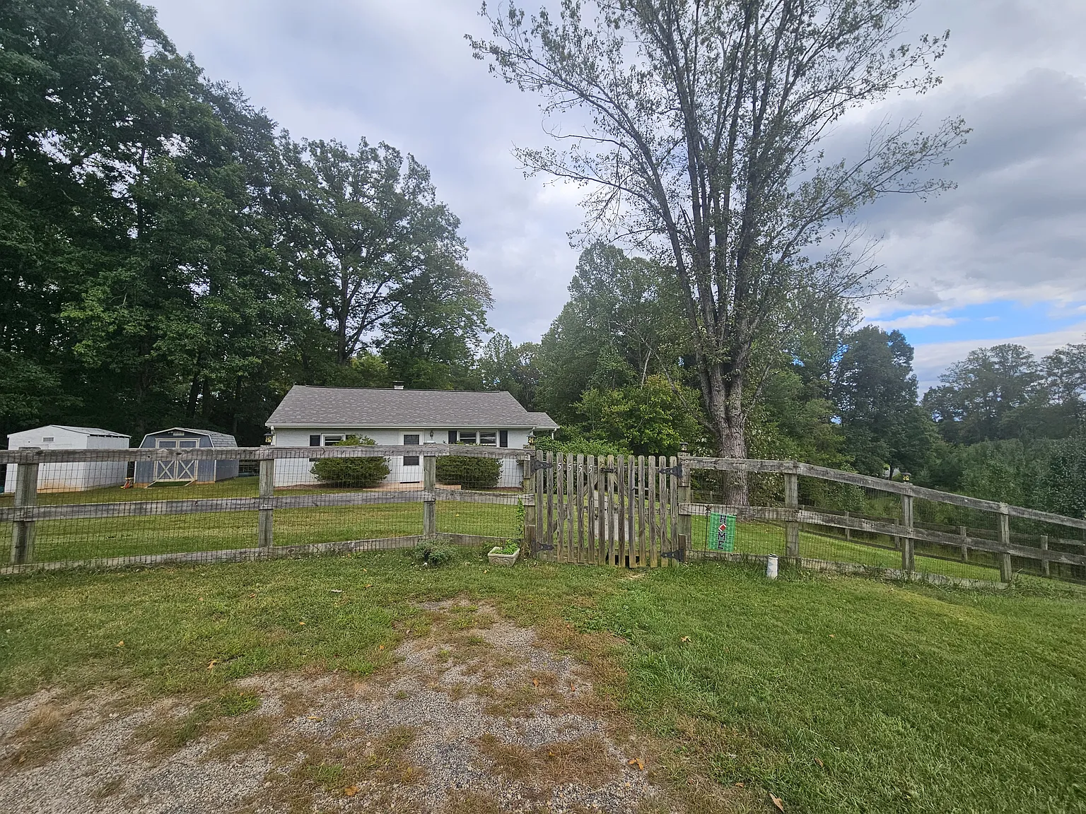 2 bed, 990 sqft, $2,000 — Photo 3