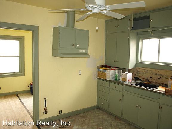 4th image of 948 N 11th Ave #2
