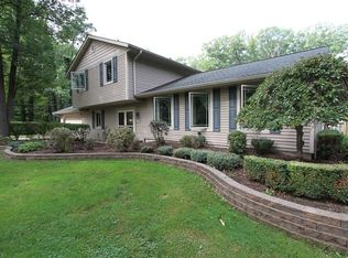 7758 Hermitage Rd, Concord Township, OH 44077