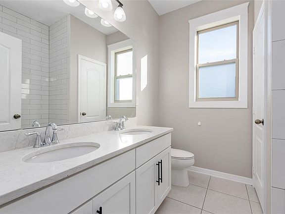 5th image of 1880 Napoli Dr