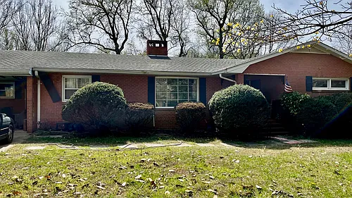 909 Country Club Dr Photo 1