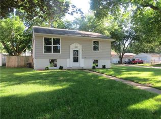 3023 Pebble Dr SW, Cedar Rapids, IA 52404