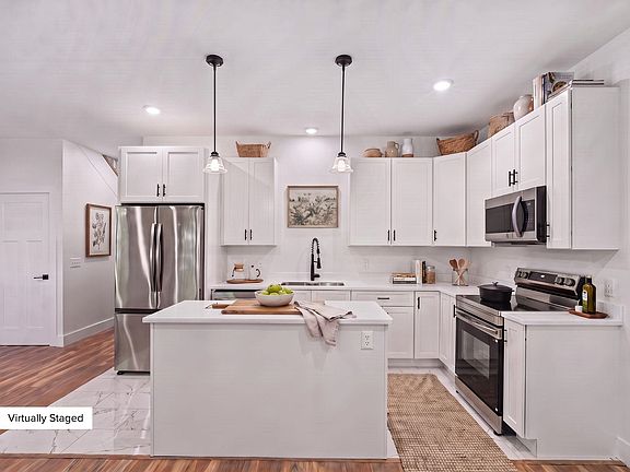 4th image of 208 Dale Road