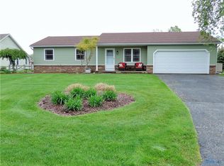 1175 Michelle Dr, Millbury, OH 43447