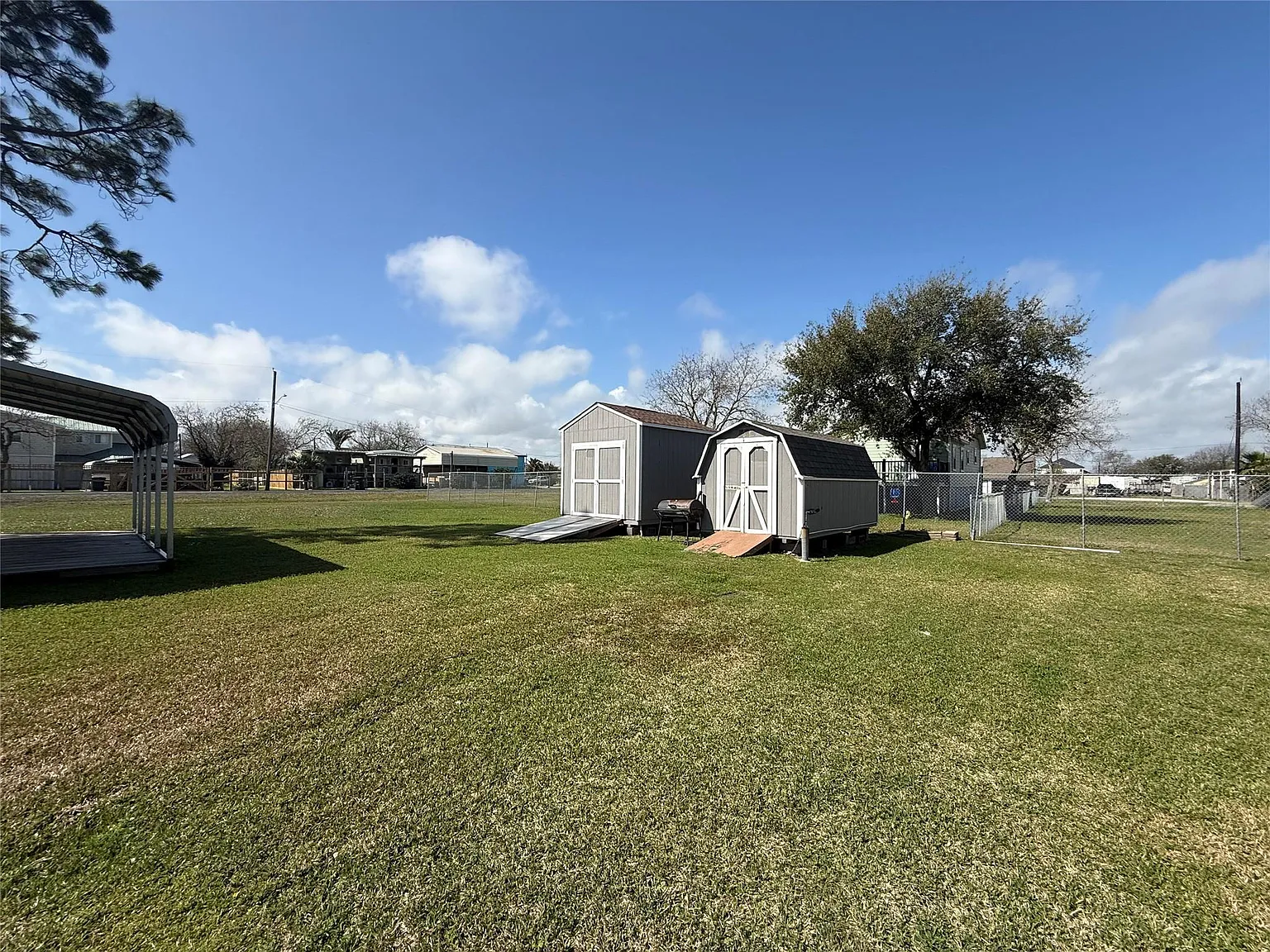 1 bed, 1.0 bath, 688 sqft, $1,600 — Photo 2