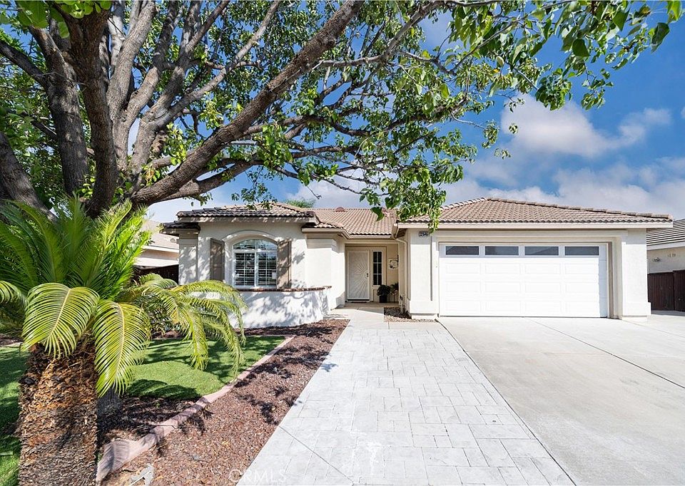 1st image of 32646 Iris Ln