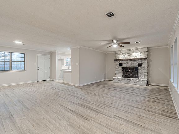 5th image of 4 Beechwood St