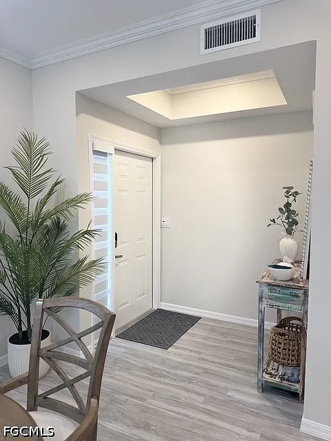 3 bed, 2.0 bath, 1696 sqft, $8,500 — Photo 3