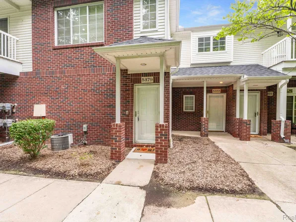 5379 Twin Oaks Dr, Sterling Heights, MI 48314