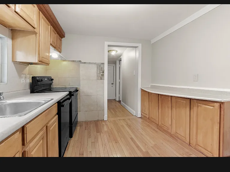 805 Eastern Ave — Photo 31