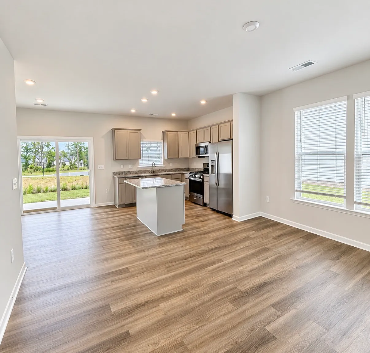 140 Randwick Ln — Photo 4