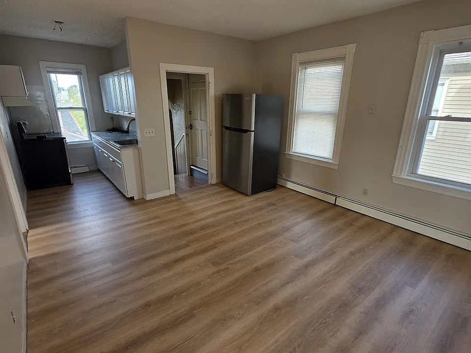 189 Colfax St #3