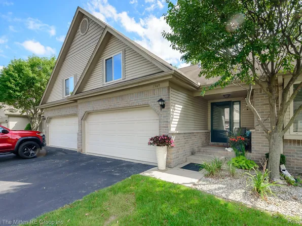 17449 Ava Ct, New Boston, MI 48164