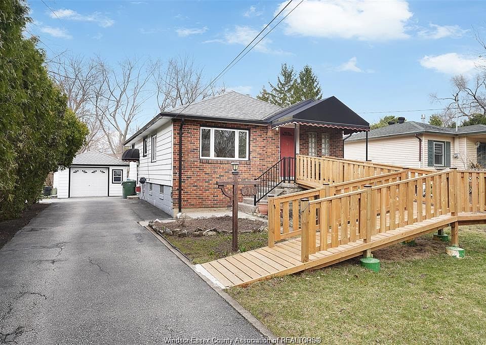 1st image of 616 Ducharme St
