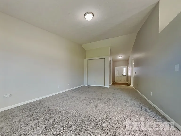 4822 Penoyer Ln — Photo 3
