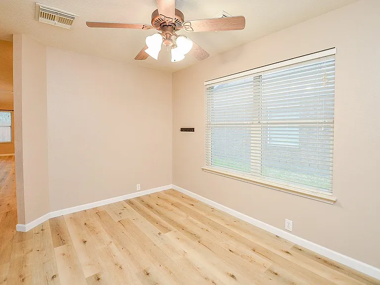 4818 King Hallow Ln — Photo 5
