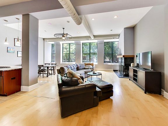 4th image of 1760 W Wrightwood Ave APT 102