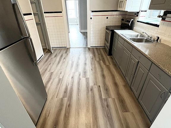 4th image of 32-05 36th Ave #2