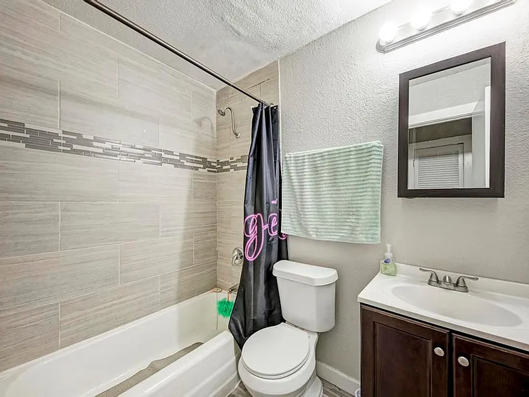2401 Manor Rd #124 — Photo 20