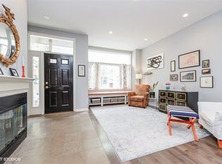 1805 W Roscoe St, Chicago, IL 60657