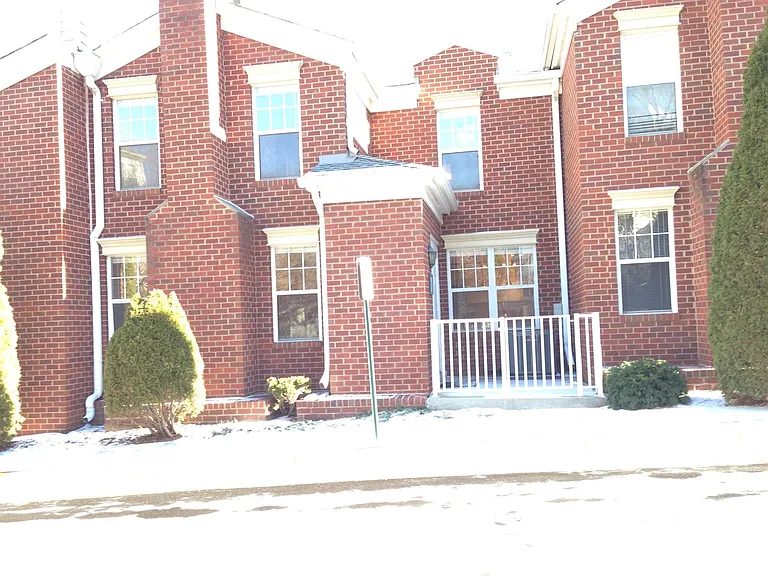 1645 International Dr #15 — Photo 12